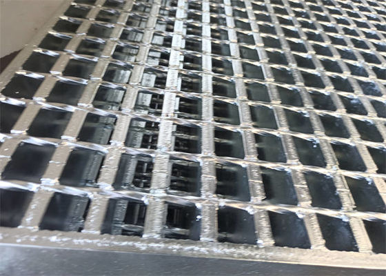 โลหะที่เชื่อมต่อ Bar Grating Anti slip โลหะบันไดขั้นตอนความแข็งแรงสูง